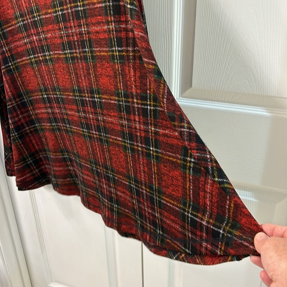 John Mark Red Green Plaid Mock Neck Swing Top SZ M - Picture 4 of 6